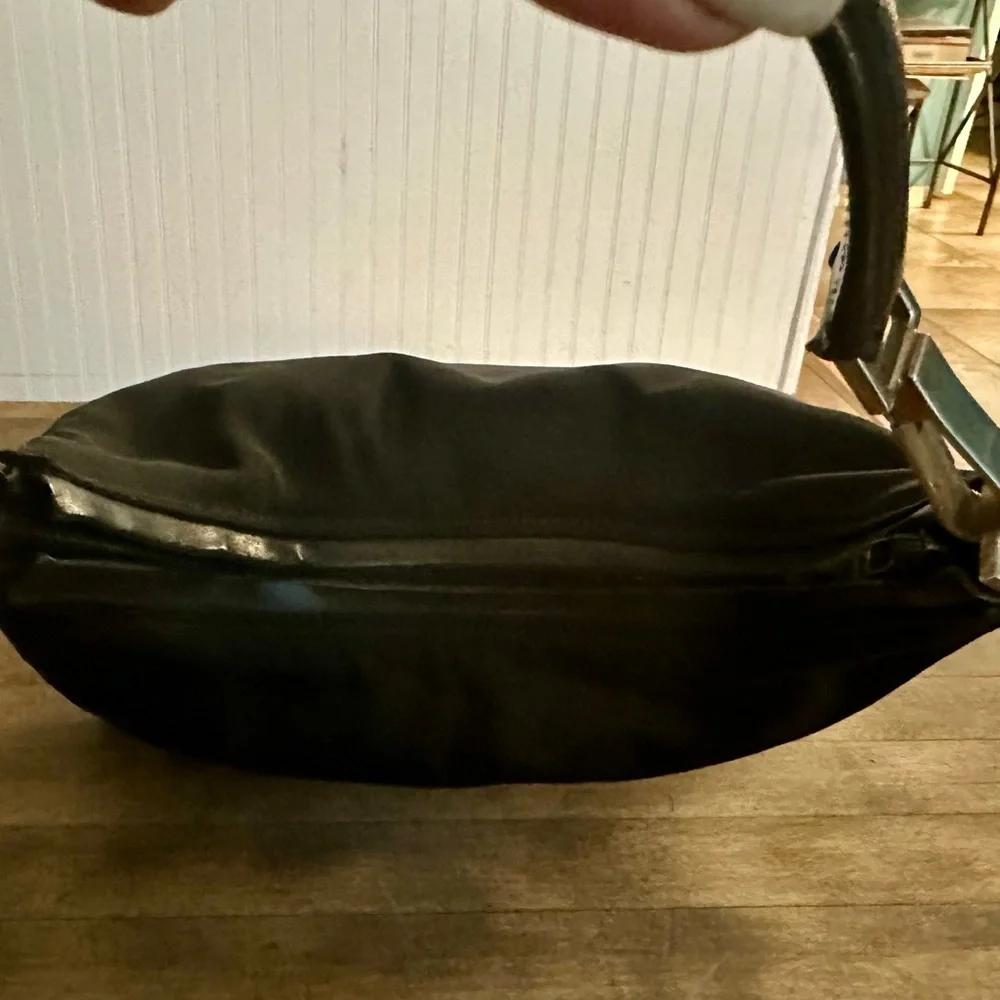 Gucci Vintage Black Nylon & Genuine Leather Hobo Shoulder Bag Purse - Picture 5 of 13